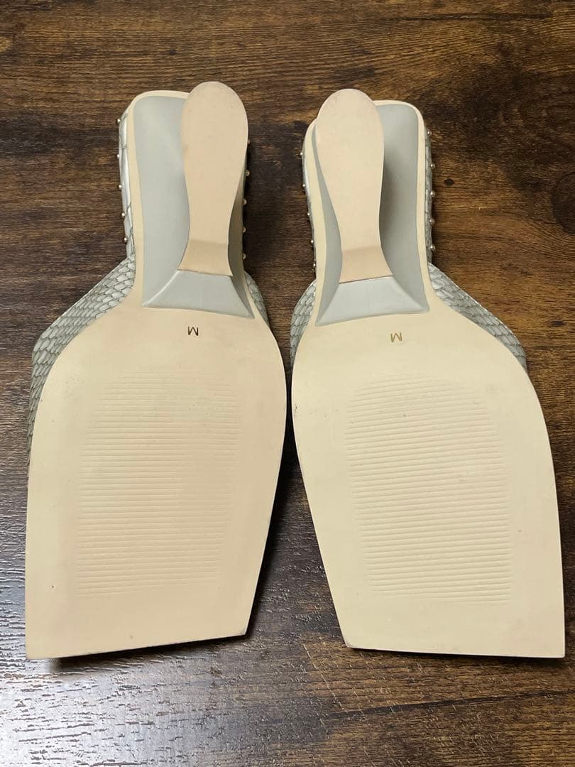 【美品】 YELLO ミュール　パイソン柄　ホワイト