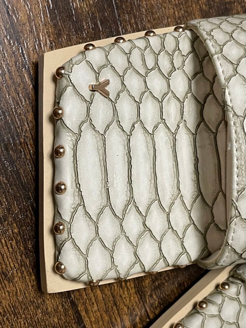 【美品】 YELLO ミュール　パイソン柄　ホワイト