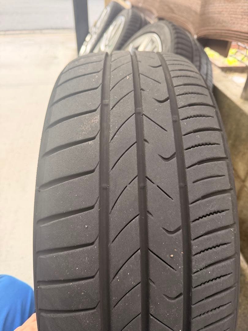 【美品】送料込み　アルヴェル純正ホイール25年製タイヤ　ハイグロス　ノアヴォクシ