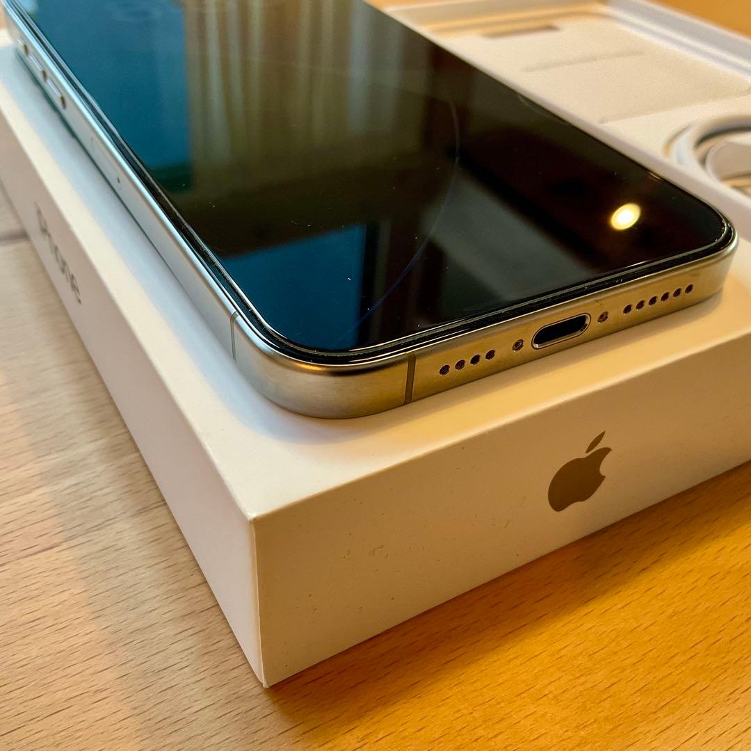 Z*a様 【極美品】iPhone 15 Pro Max 【256GB】