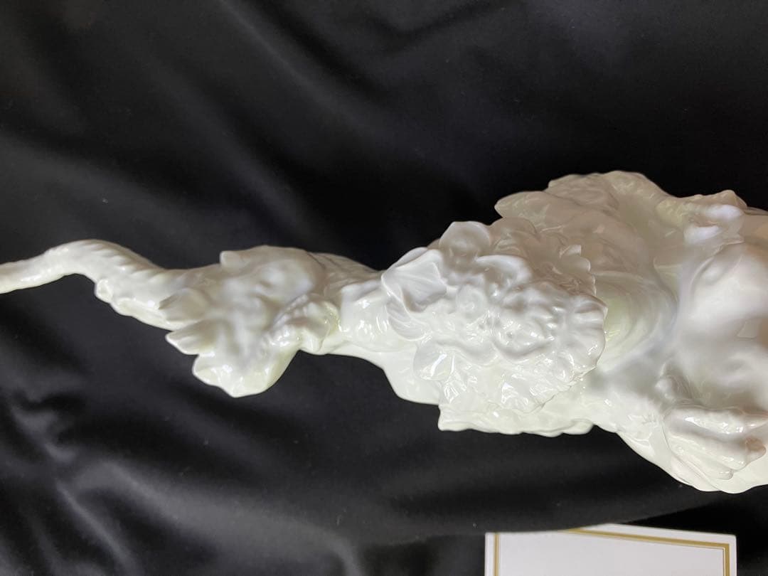 龍　Meissen マイセン　ドラゴン　白磁　置物　フィギュリン　ビスク