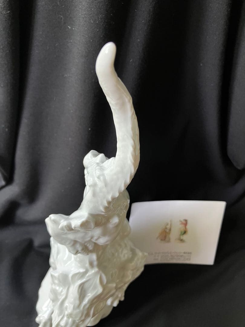 龍　Meissen マイセン　ドラゴン　白磁　置物　フィギュリン　ビスク