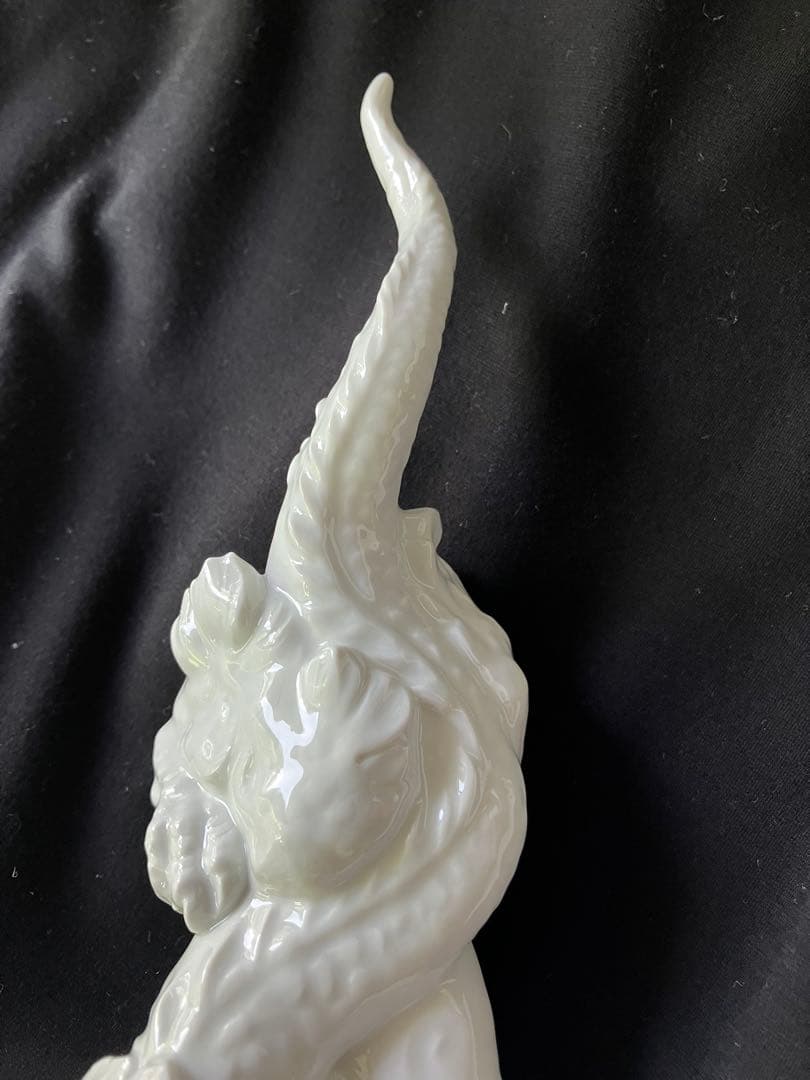 龍　Meissen マイセン　ドラゴン　白磁　置物　フィギュリン　ビスク