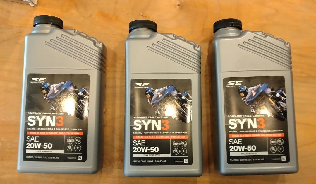 ハーレー純正オイル　SYN3　（シンスリー）100％化学合成オイル2本＋1本