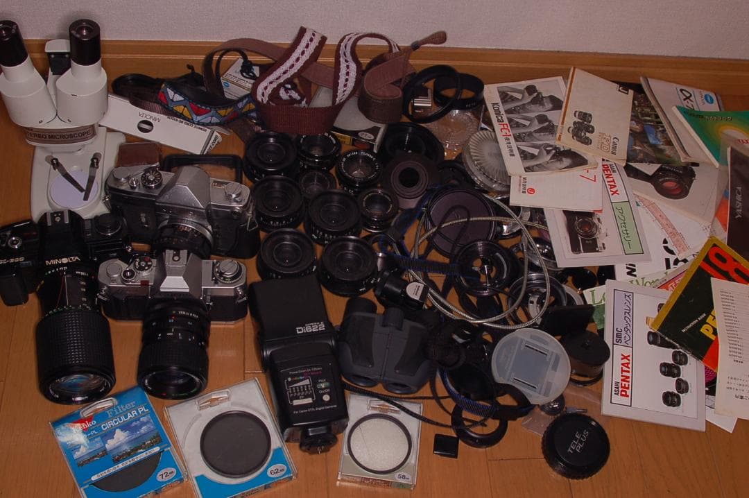 【片付け整理】フィルムカメラ関連ジャンク品ひとまとめ