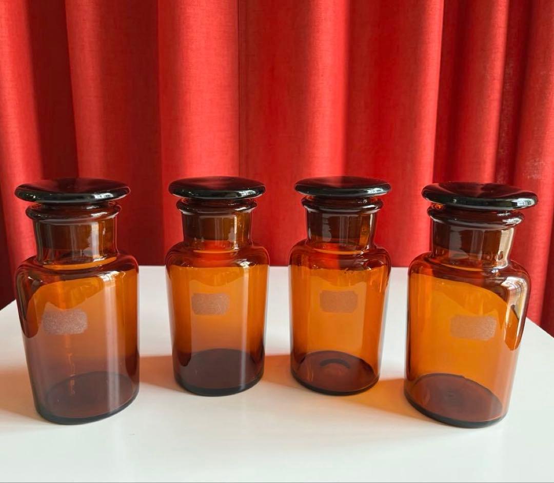 ◆未使用品◆ 昭和レトロ　アンティーク　薬瓶セット　鉄器ブックスタンド