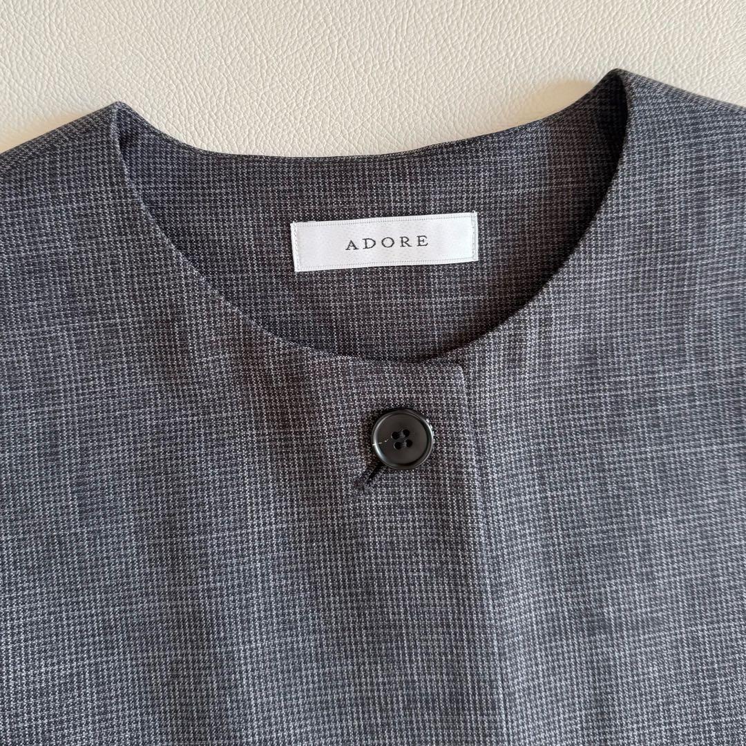 美品　ADORE ファンクショナルドライクロスブラウス　今季　グレー　ジレ