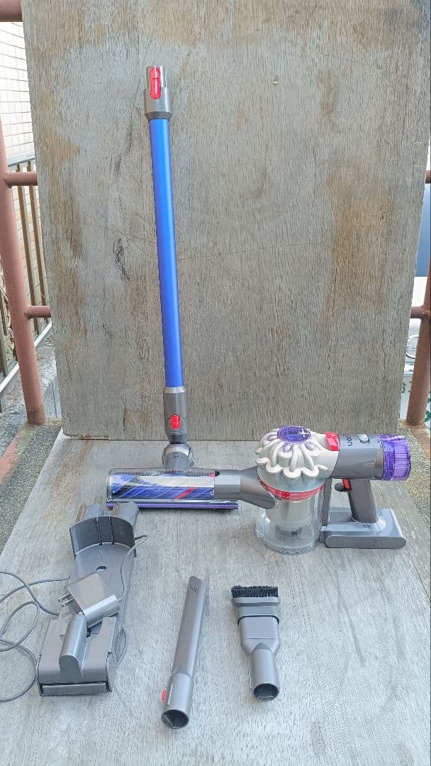 Dyson ダイソン コードレスクリーナー SV25