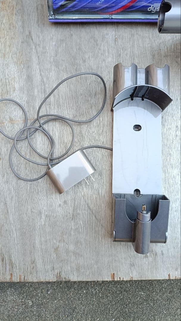 Dyson ダイソン コードレスクリーナー SV25