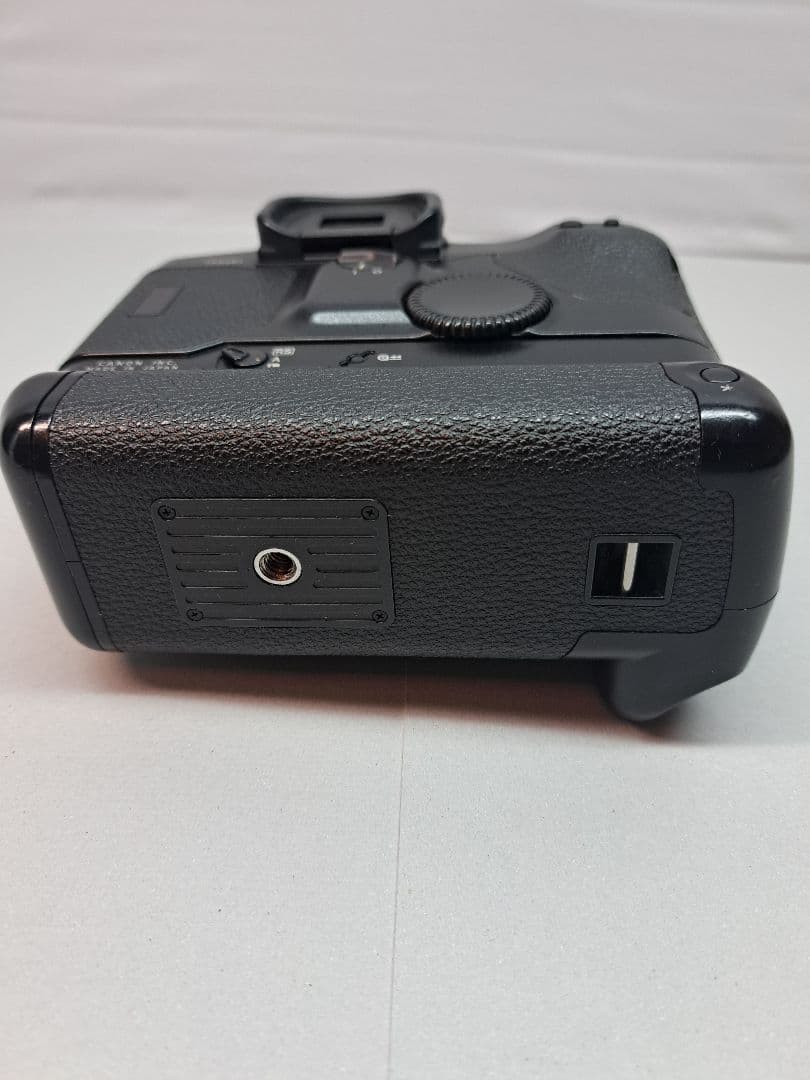 ブリリアント。Canon EOS-1n RS フィルム一眼レフカメラ