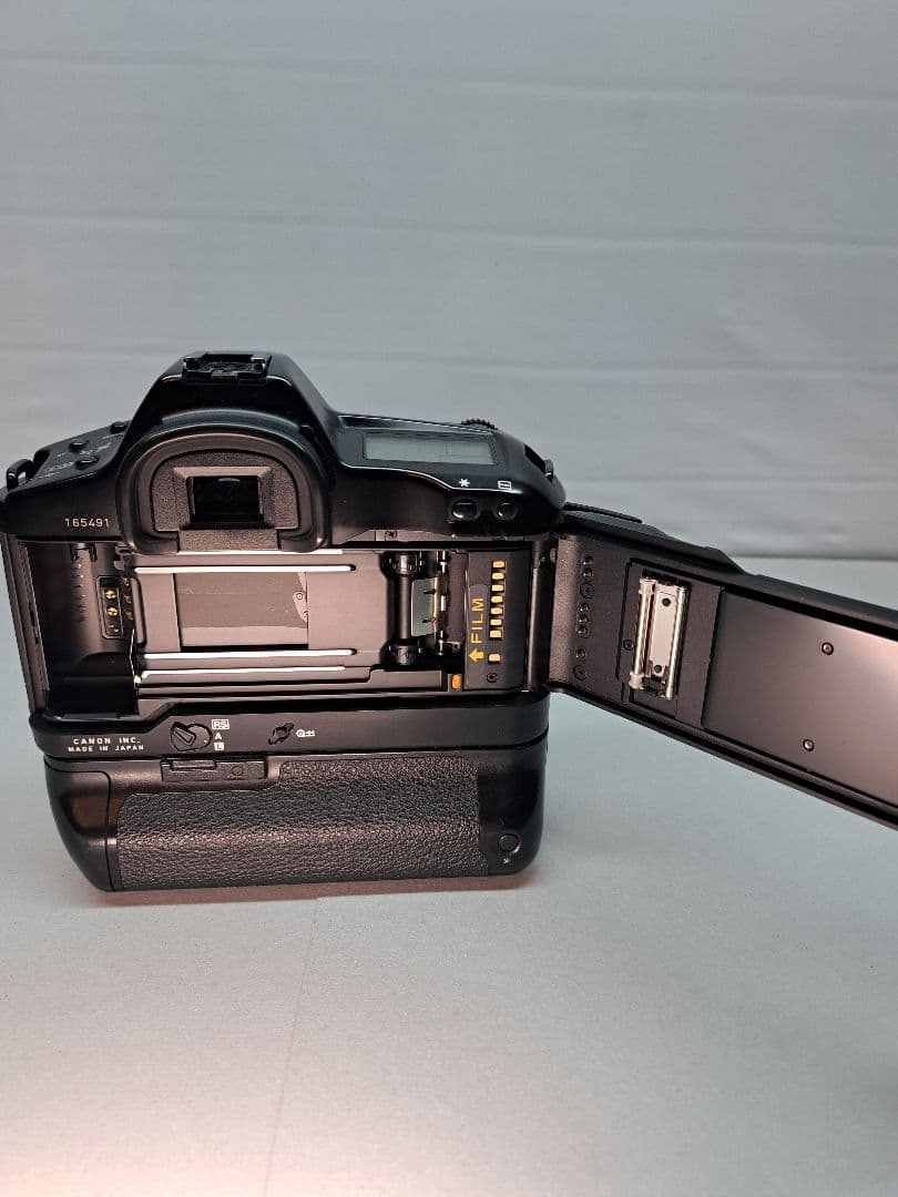 ブリリアント。Canon EOS-1n RS フィルム一眼レフカメラ
