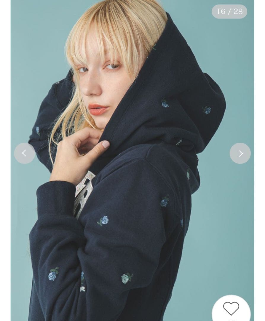 25AW【新品未使用】FUR FUR フラワー刺繍ジップアップフーディー