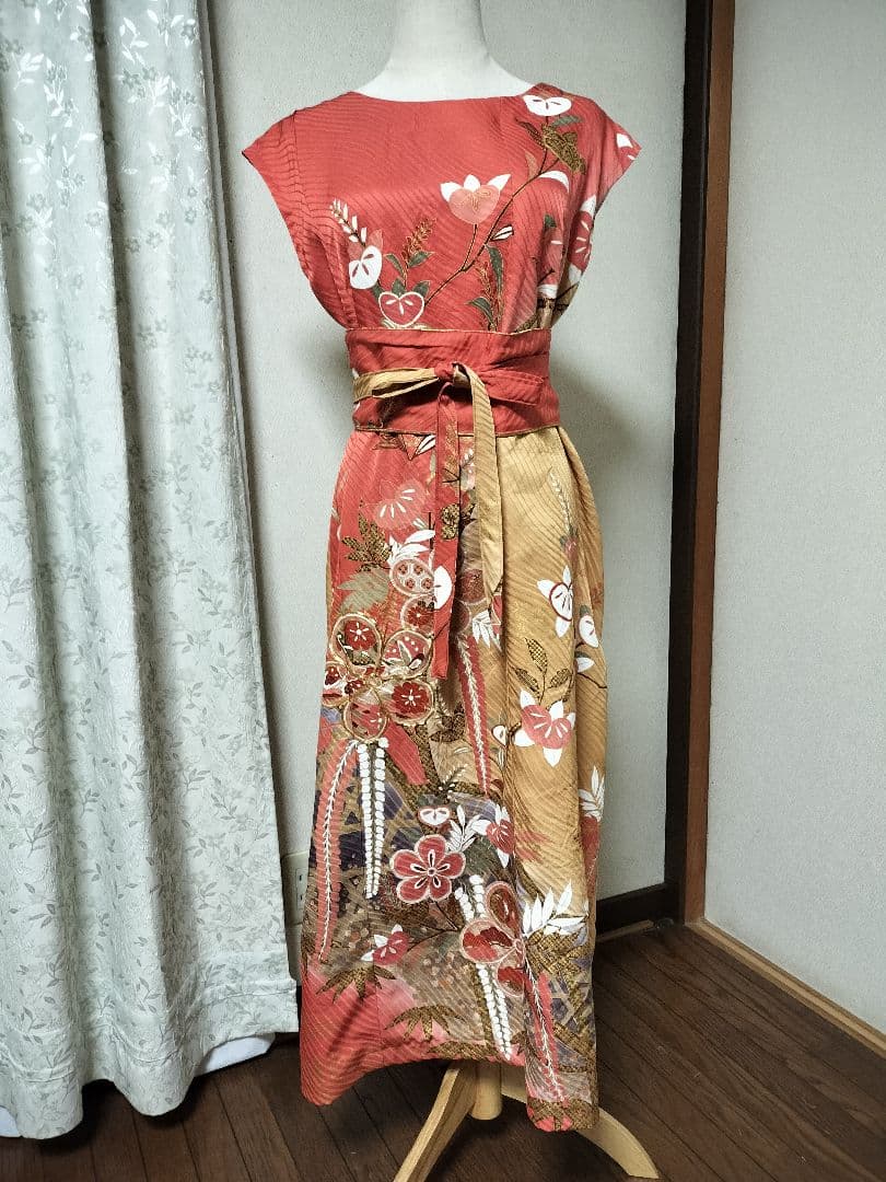 着物リメイク　振袖　草花文　ロングワンピース