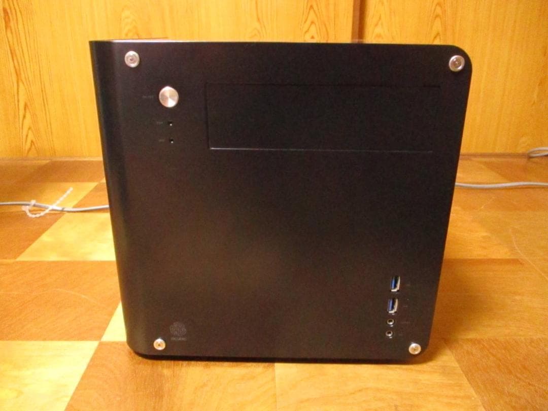 Abee acubic CS01 (Noctuaファン付き)