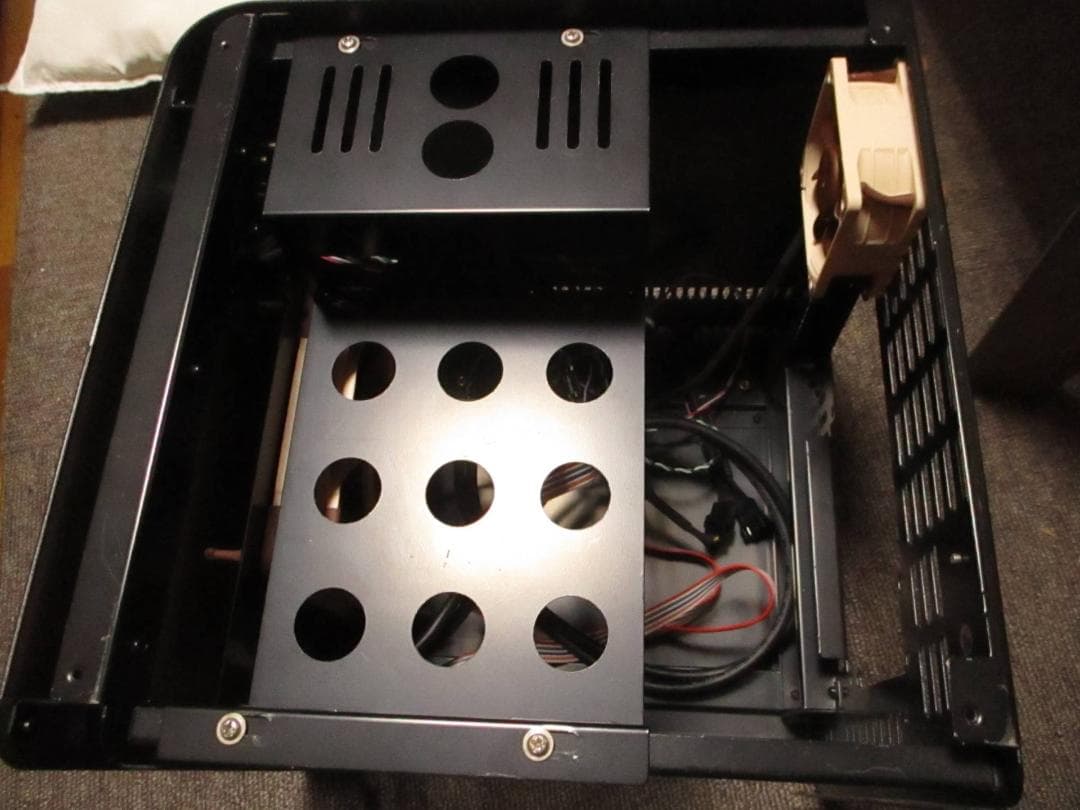 Abee acubic CS01 (Noctuaファン付き)