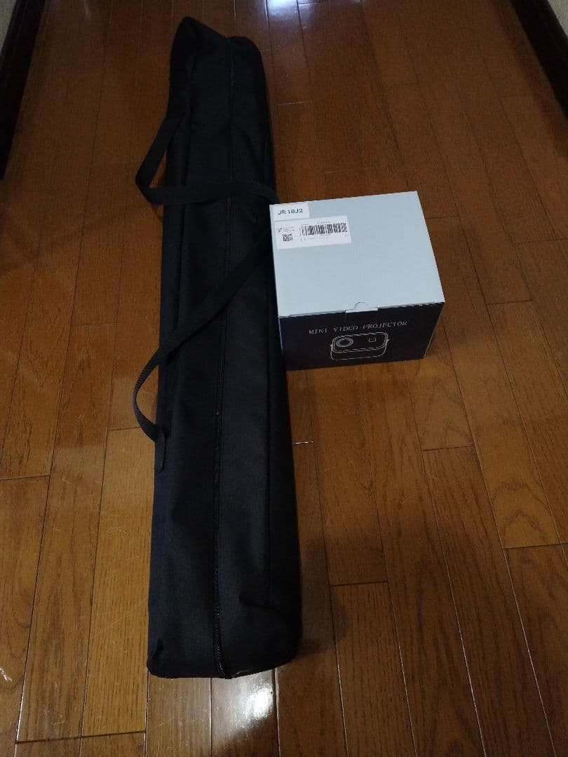 JE-11J2 プロジェクター 本体と4K対応スクリーンセット