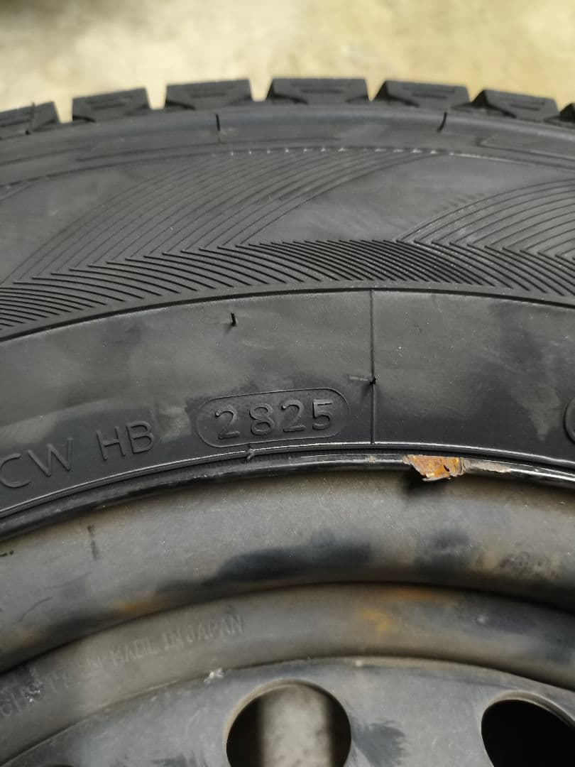 ハイエース・キャラバン用　新品スタッドレスタイヤ　4本セット