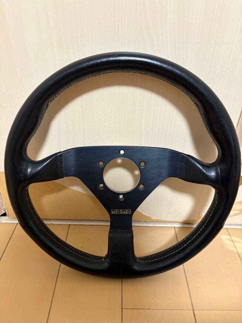 momo ステアリング　初期型ヴェローチェ