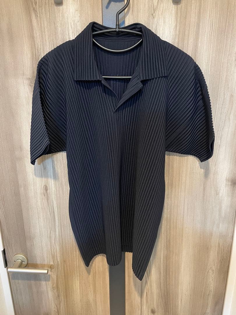 プリーツポロシャツ　オムプリッセイッセイミヤケ　サイズ3 ネイビー