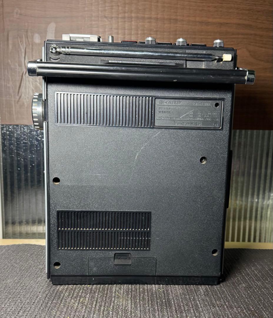 SHARF GF-88MT FM/AMラジオカセットレコーダー。