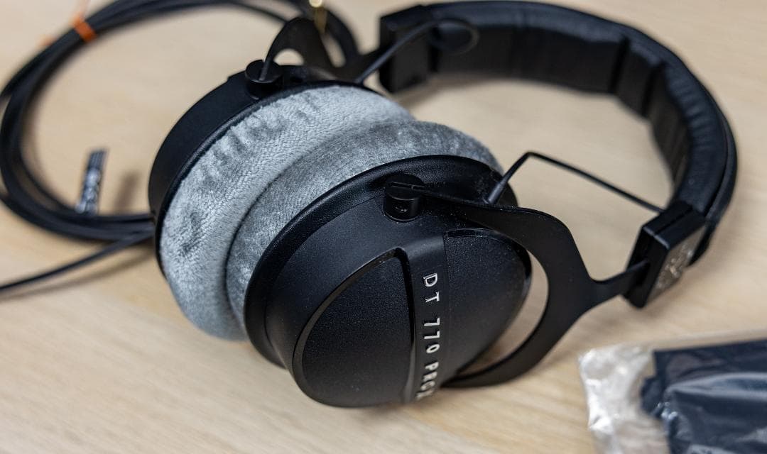 ヘッドホン beyerdynamic DT 770 PRO X