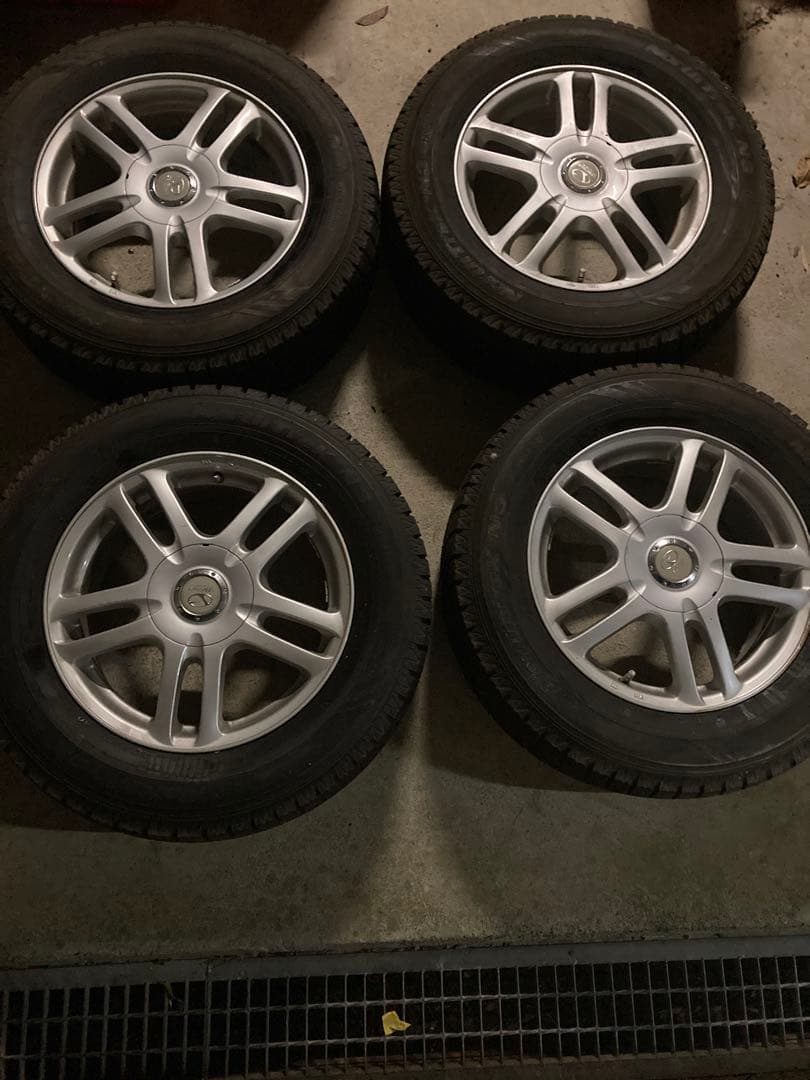 スタッドレスタイヤ　215/65r16 タイヤ・ホイール4本セット 中古