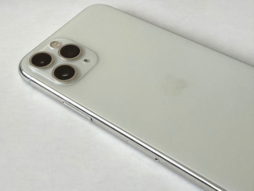 Apple iPhone 11 Pro シルバー 本体 512GB ケース付