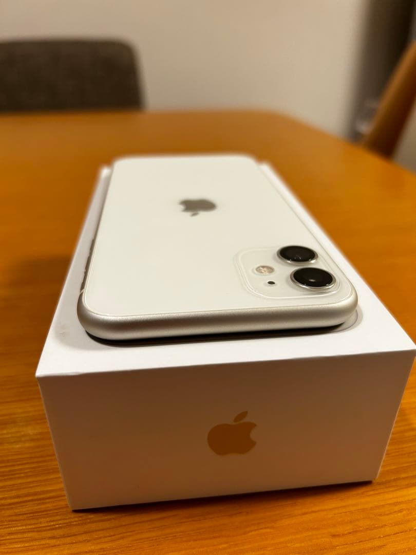 【値下げ】Apple iPhone 11 ホワイト 本体