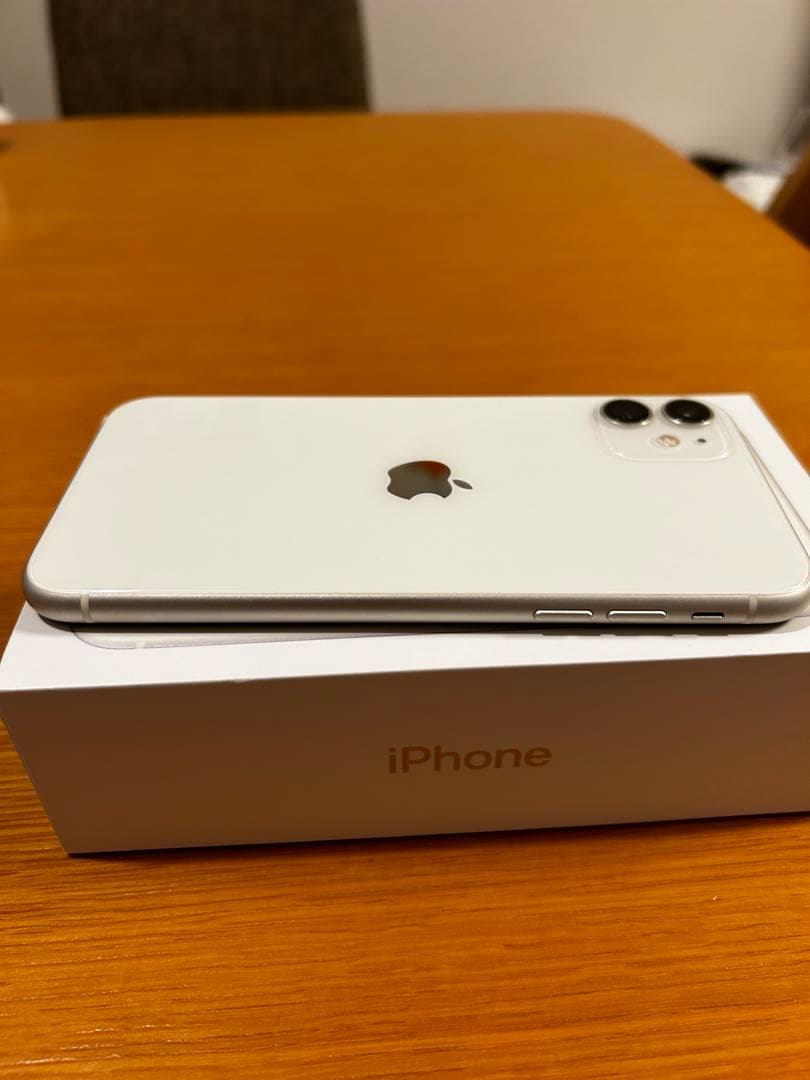 【値下げ】Apple iPhone 11 ホワイト 本体