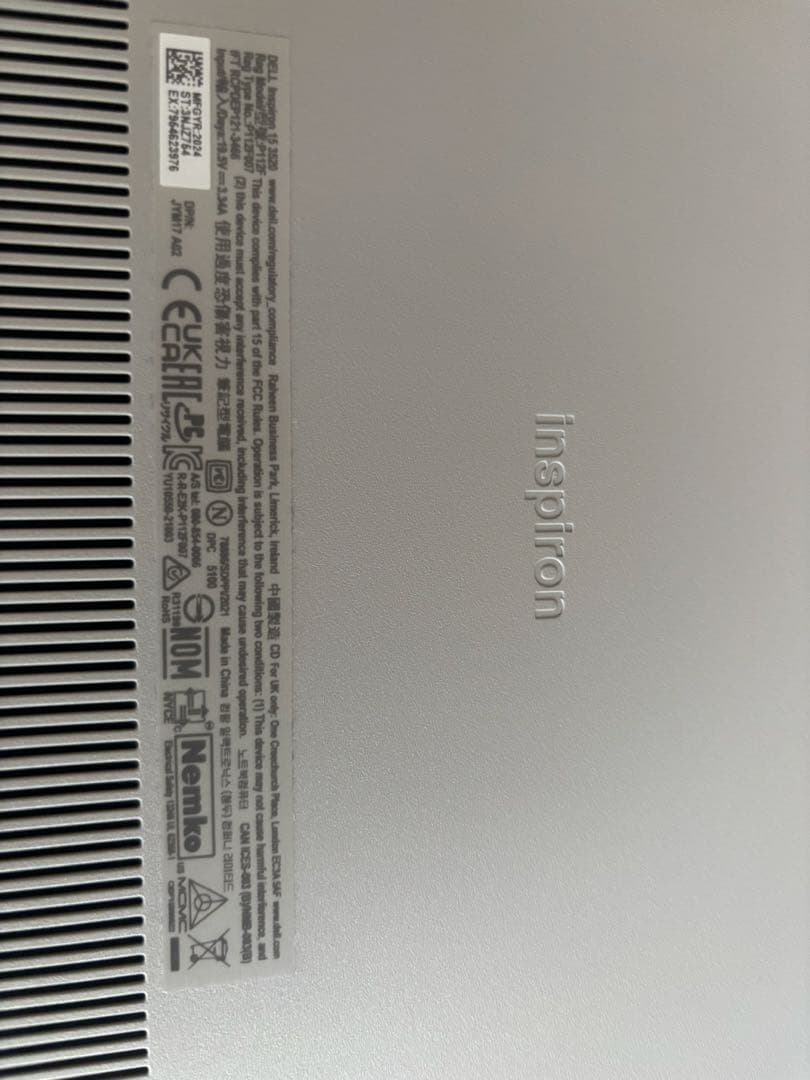 DELL Inspiron 15 3520 ノートパソコン