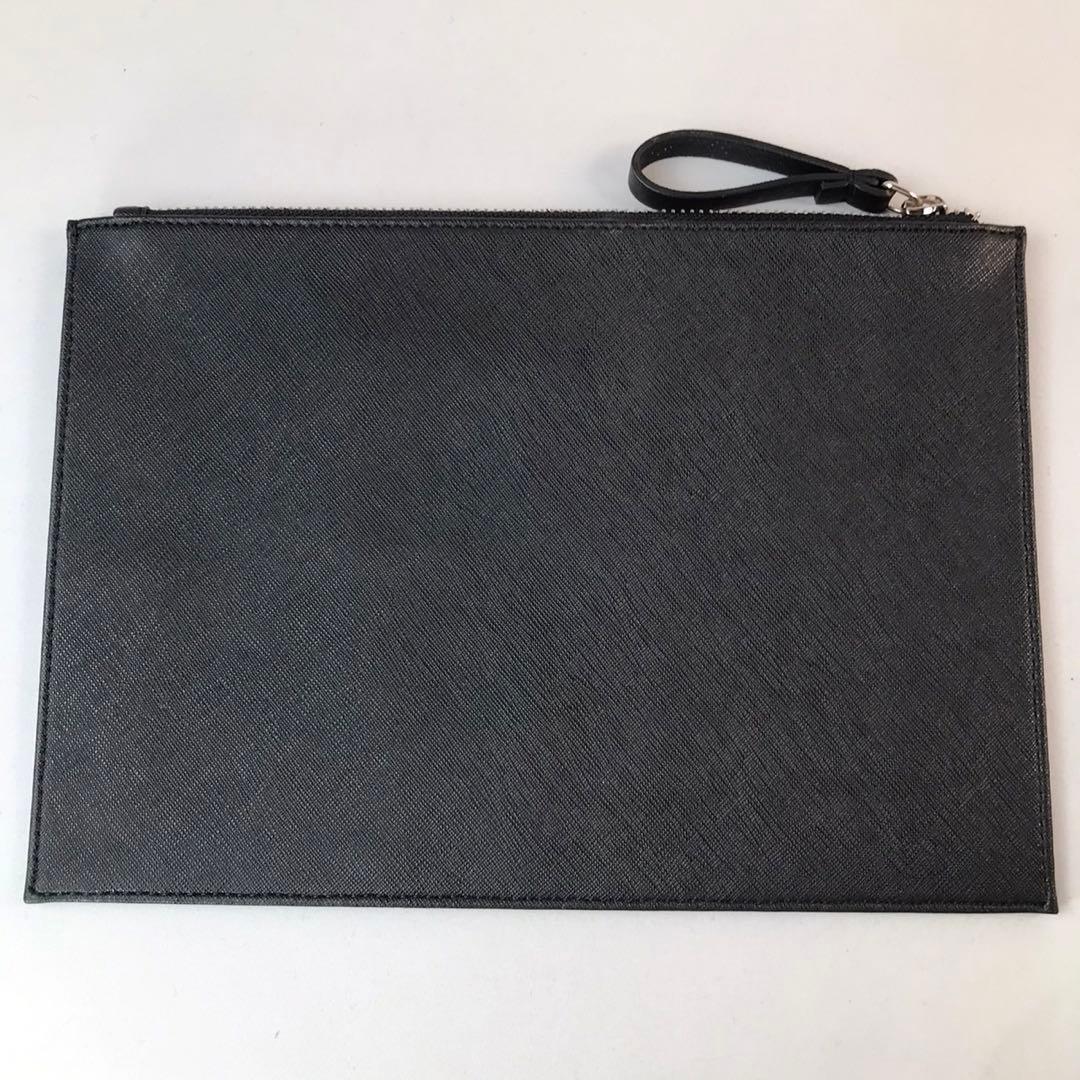 【極美品】ヴィヴィアンウエストウッド　クラッチバッグ　ヴィーガン　オーヴ　黒