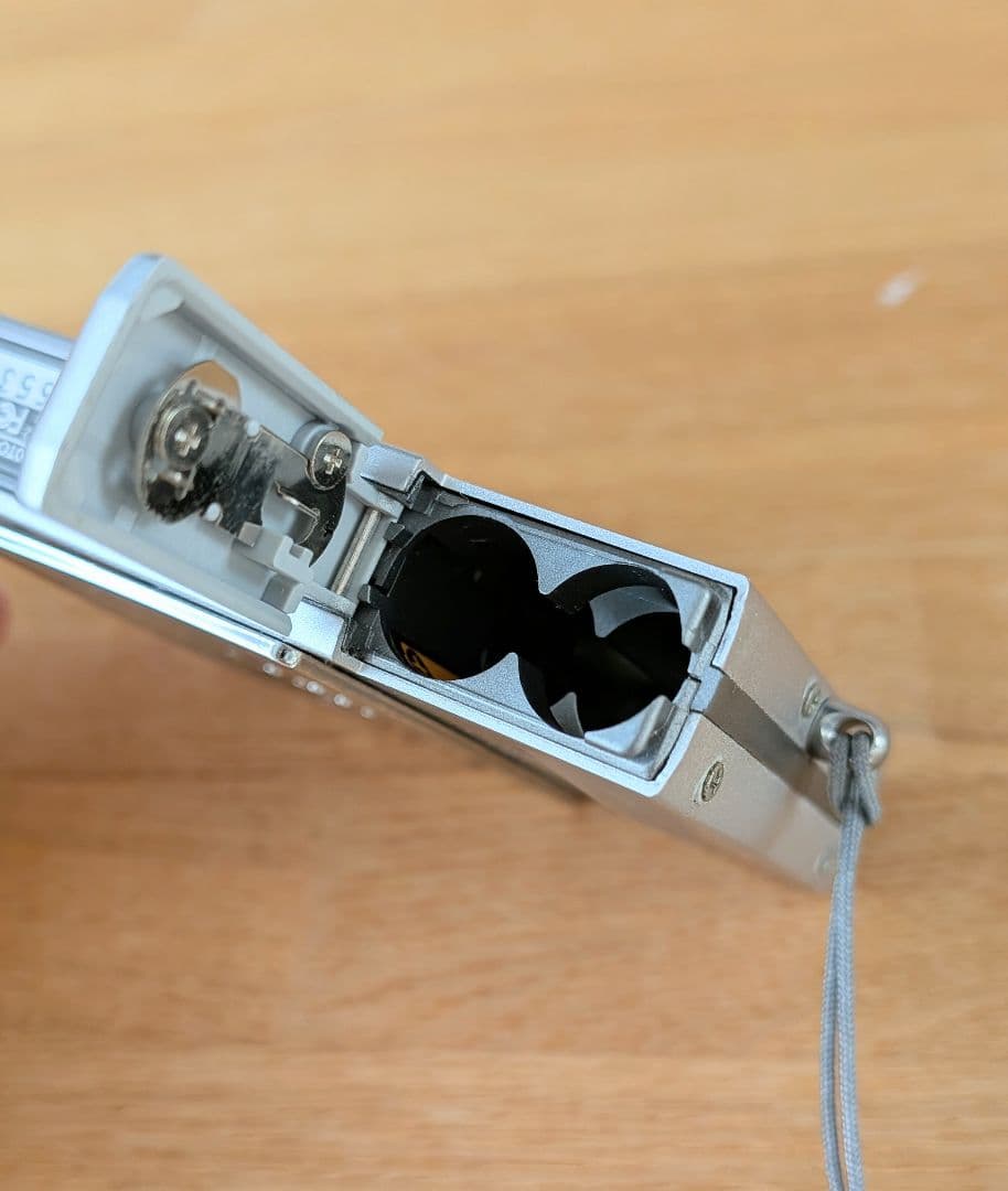 【ジャンク品】　超希少　エンジェルブルー　デジカメ　コニカ　RevioC2