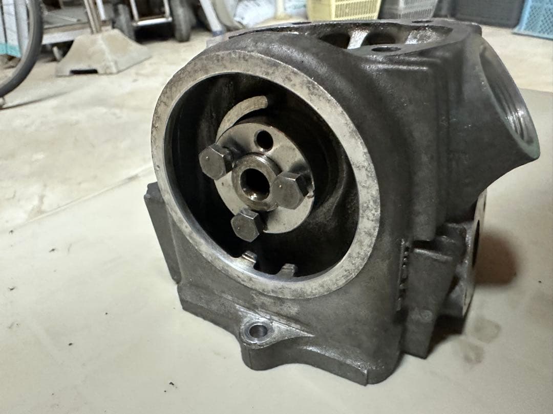 スーパーカブ90(モトラカムタイプ、80年代頃)のシリンダーヘッド