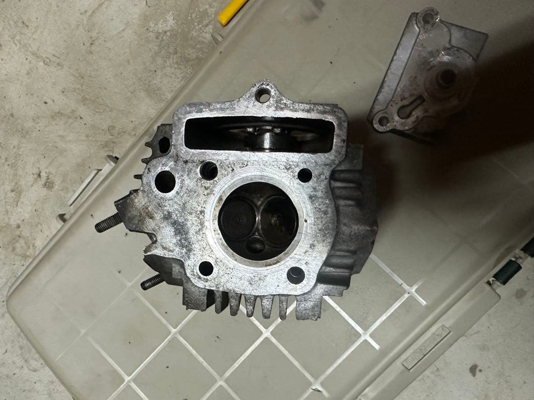 スーパーカブ90(モトラカムタイプ、80年代頃)のシリンダーヘッド