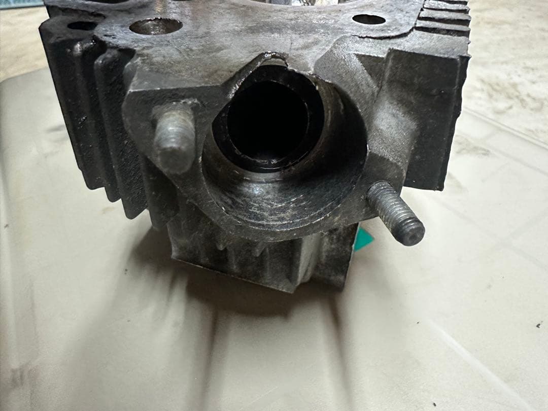 スーパーカブ90(モトラカムタイプ、80年代頃)のシリンダーヘッド