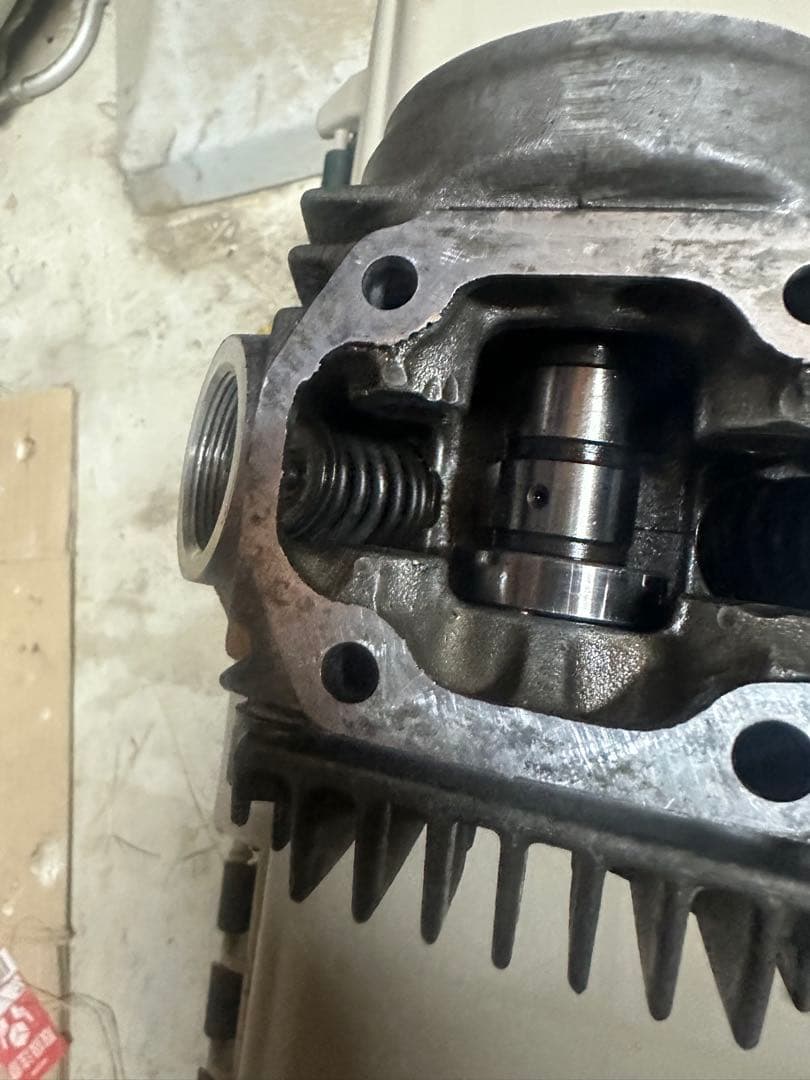 スーパーカブ90(モトラカムタイプ、80年代頃)のシリンダーヘッド