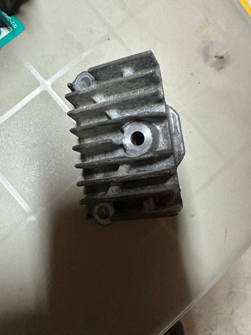 スーパーカブ90(モトラカムタイプ、80年代頃)のシリンダーヘッド