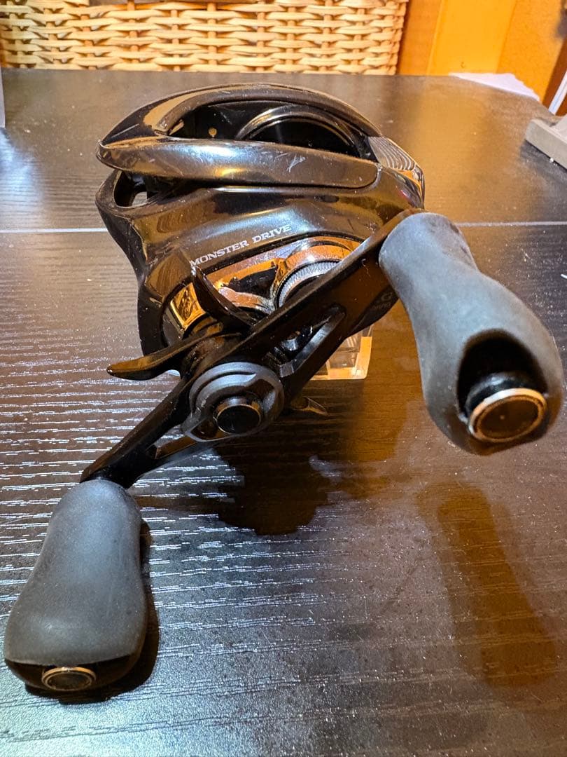 シマノ　左巻き　23アンタレスDCMD XG中古品　ワンオーナー