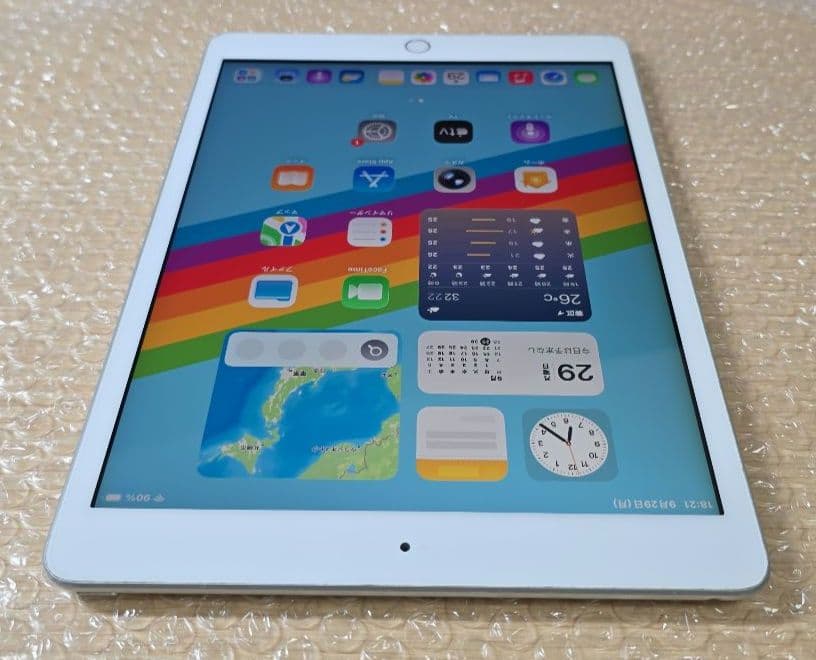 a*m様 iPad 8◼️バッテリー良品◼️純正充電ケーブルアダプタ付属■205