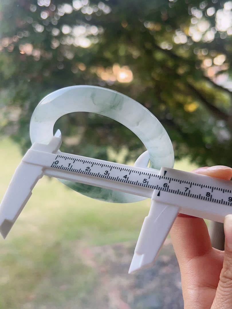 翡翠色 天山翠 金糸玉　天然石　バングル内径56.7 満圏