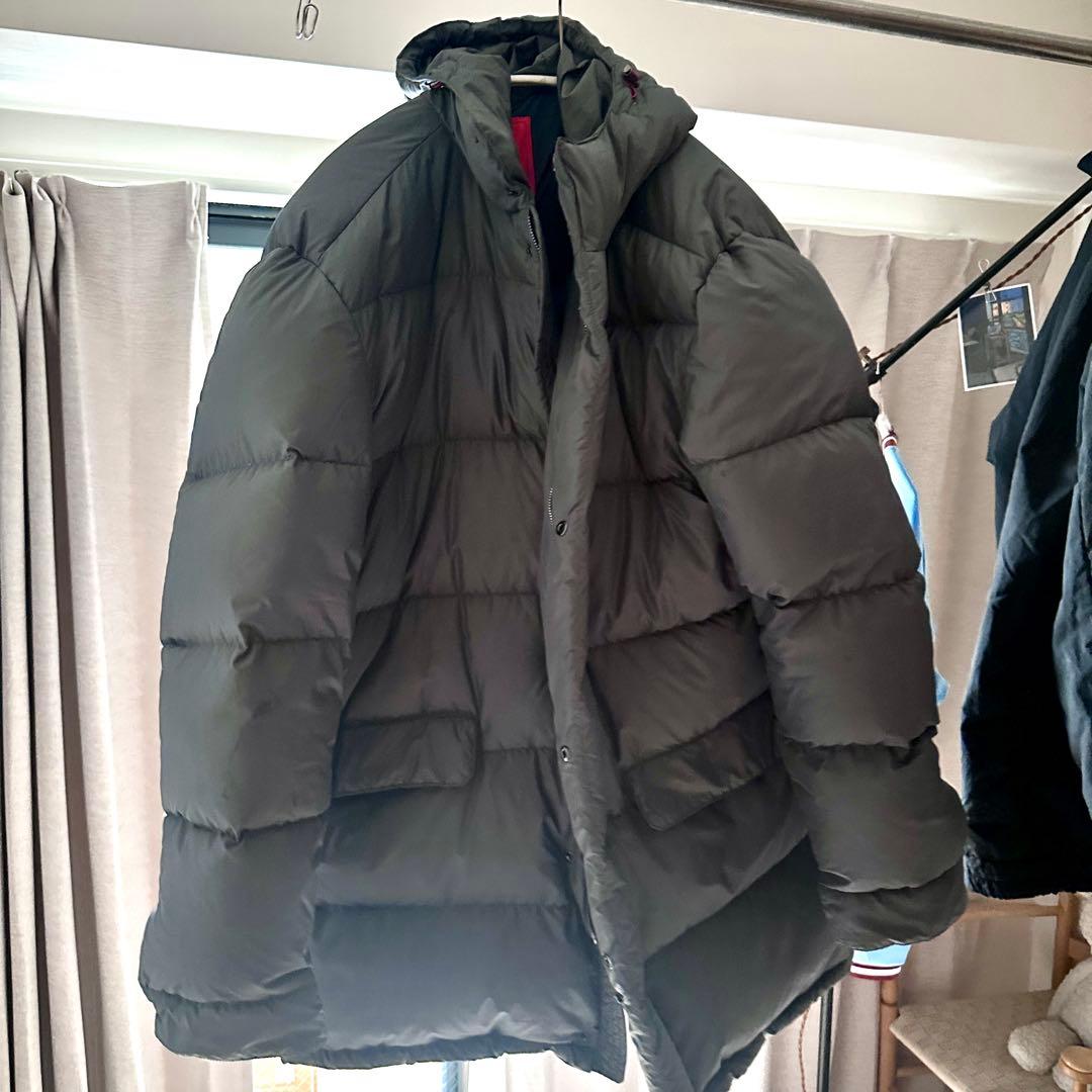 ISAIA フード付きグレー ダウンジャケット