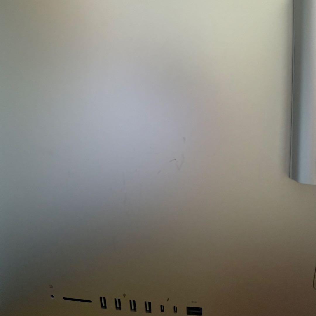 iMac 27inch 2020 Retina5K VESAマウントアダプタ搭載