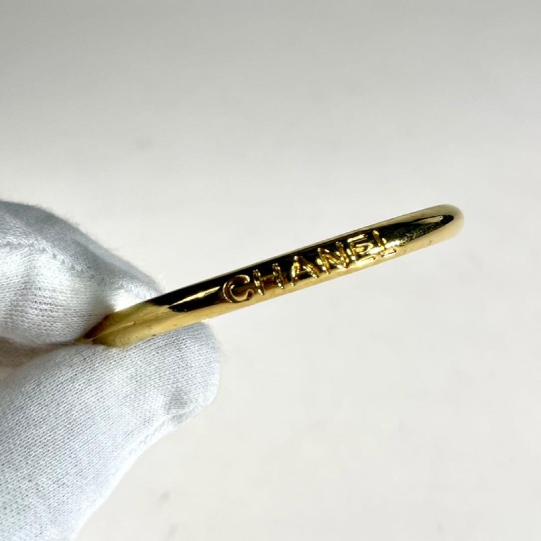 シャネル ロゴ　バングル　ブレスレット a349