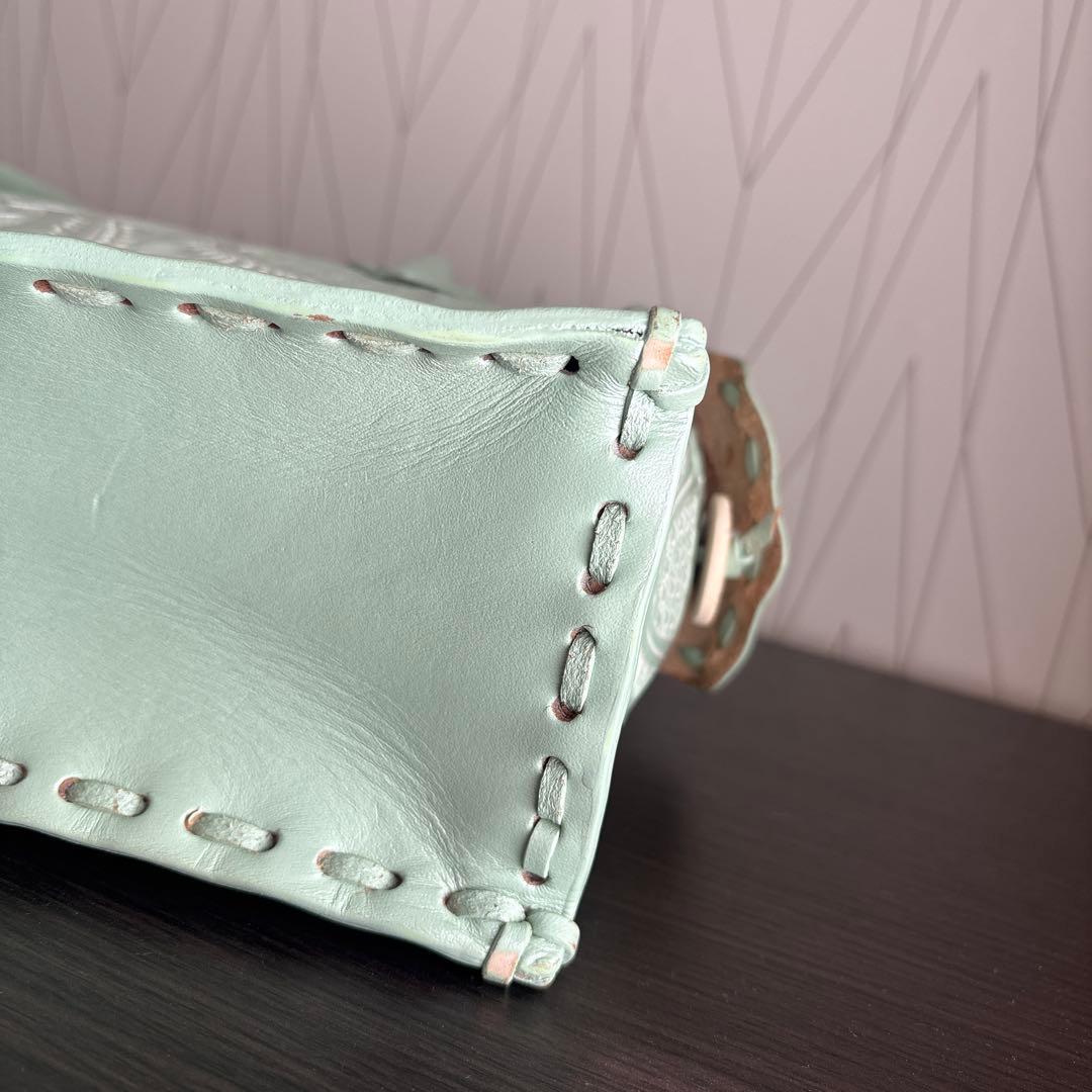 カービングトライブス　ミントグリーン　美品　ハンドバッグ　カービングトライブス