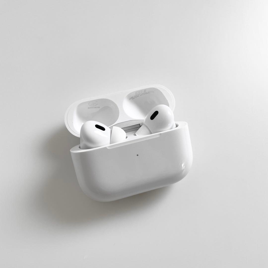 正規品　AirPods Pro 第2世代 Lightning 本体 ケース