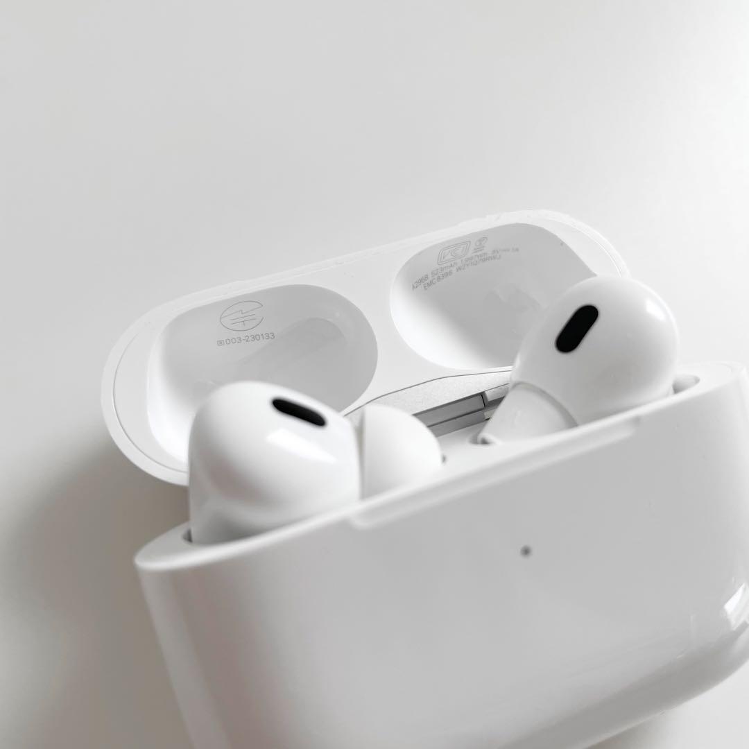 正規品　AirPods Pro 第2世代 Lightning 本体 ケース