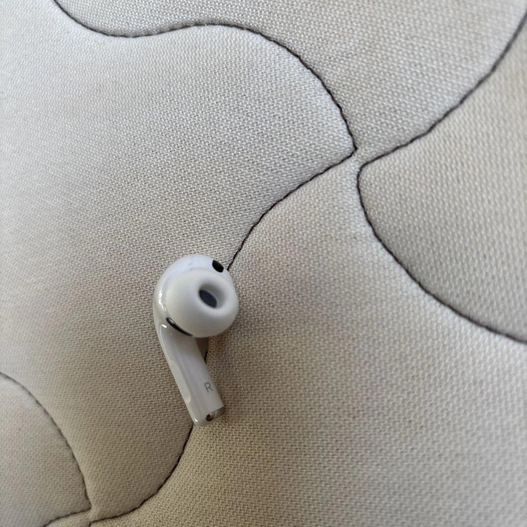 AirPods 第三世代 ホワイト ワイヤレスイヤホン 右耳用