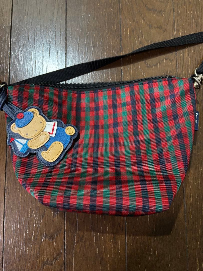 ファミリア　舟形ポシェット　赤