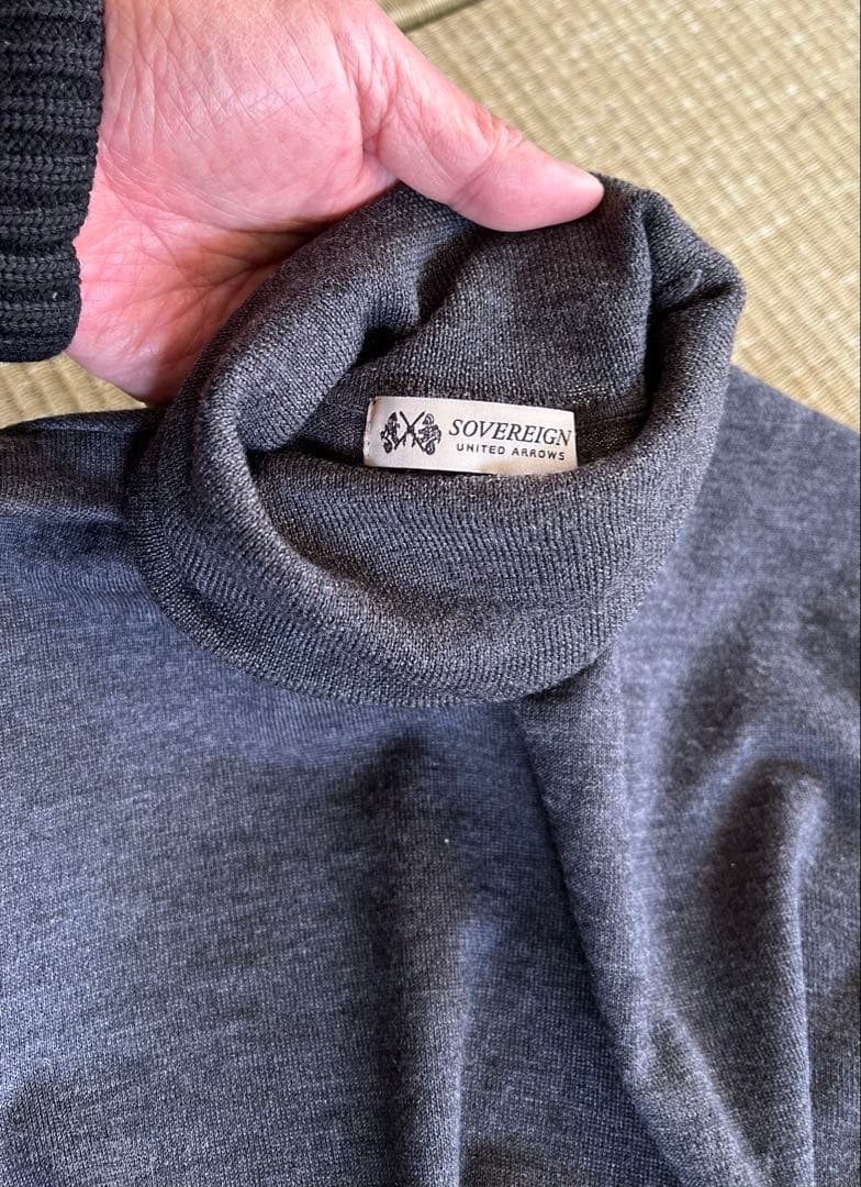 THE SOVEREIGN HOUSE ハイゲージ タートルネックニット