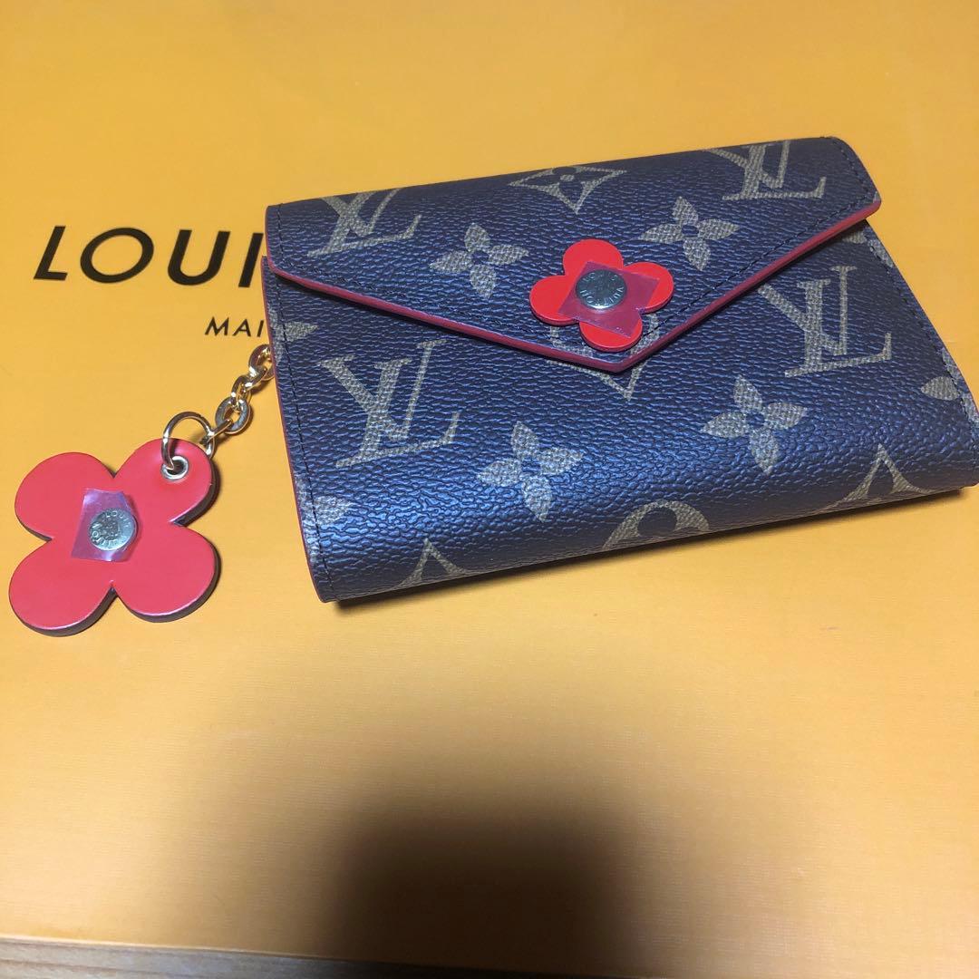 ノベルティ❤️LV折り財布